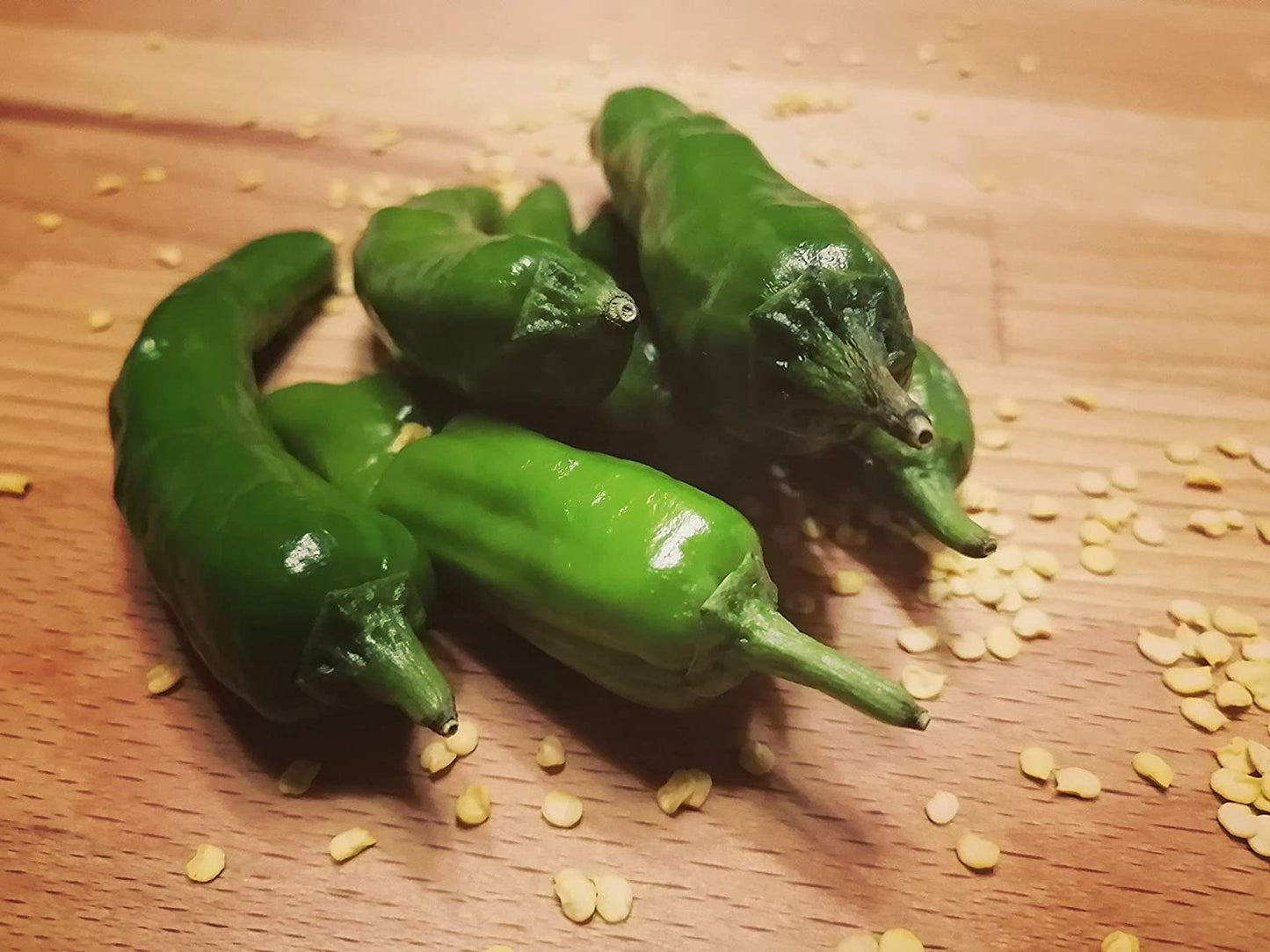 Organic Japanese Shishito Pepper 20 Vegetable Seeds - Capsicum annuum Non-GMO, for Backyard, Patio or Container