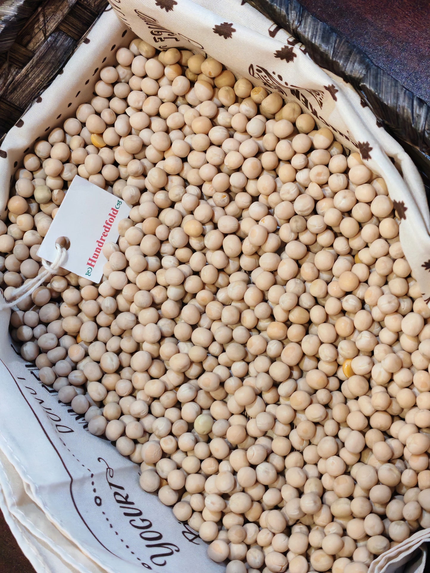 Pois jaunes entiers biologiques 2 kg (4,4 lb) - Produit de qualité alimentaire du Canada Idéal pour les soupes, les ragoûts et les pousses de pois, Végétarien et végétalien, Achetez local, Soutenez les agriculteurs canadiens