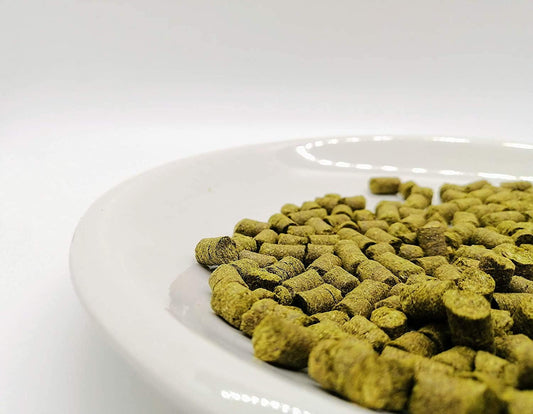 Hundredfold USA Grown 1 oz (29 g) Dried Nugget Hops Pellets - Humulus lupulus Common Hop Flower Cones to Brew Your Own Beer or Tea