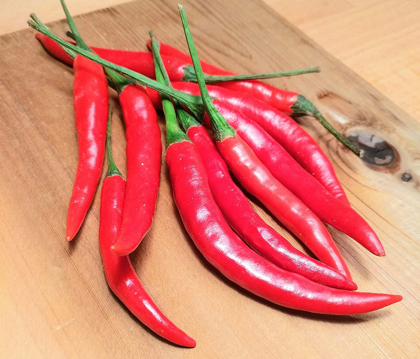 Hundredfold Organic Thai Hot Pepper Vegetable 20 Seeds - Capsicum annuum Non-GMO Chilli Pepper, Ornamental & Edible, Containers or Patio Gardens